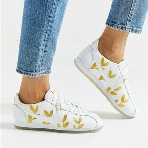 Nike Cortez CE gold leaves